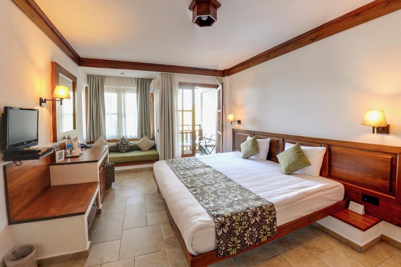 Montana Pine Resort Oludeniz Bagian luar foto